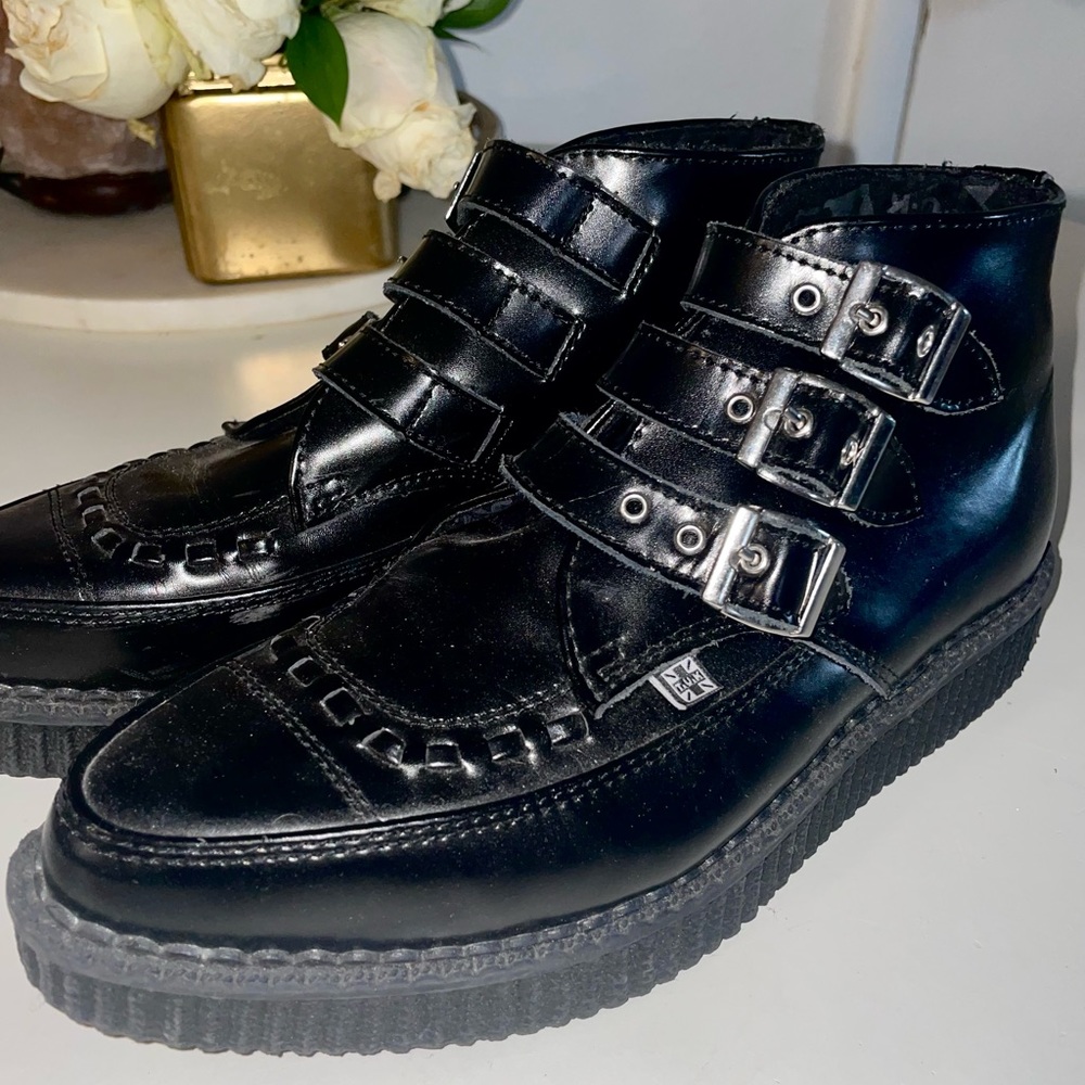 Black TUK 3-Buckle Pointed Creeper Boot